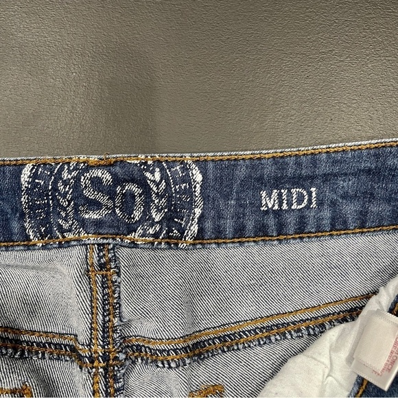 SO Midi Jean Shorts - Picture 4 of 5